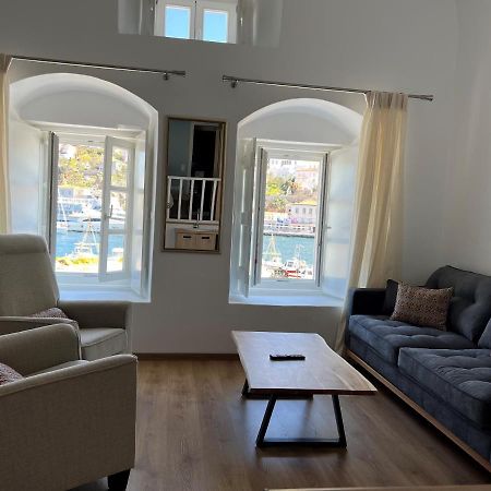 Hotel Douskos Port House à Hydra  Extérieur photo